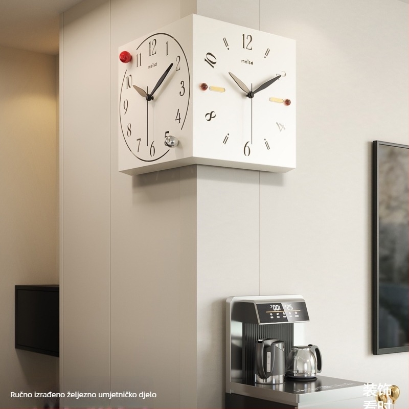 Kutni dvostrani zidni sat - baterijsko napajanje, Mercada mehanizam, metalno kućište i brojčanik, jednostavan modern stil