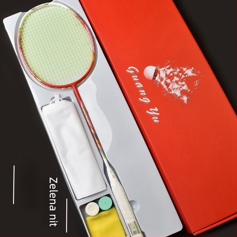 Raketa za badminton - okvir od karbonskih vlakana, težina 75–79 g, tip udarca pravac, debljina drške G-5