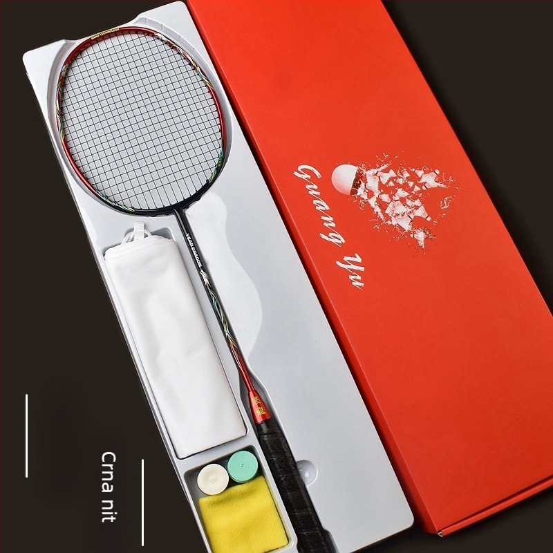 Raketa za badminton - okvir od karbonskih vlakana, težina 75–79 g, tip udarca pravac, debljina drške G-5