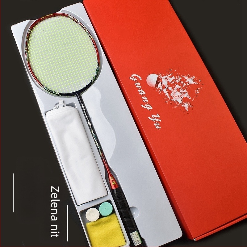 Raketa za badminton - okvir od karbonskih vlakana, težina 75–79 g, tip udarca pravac, debljina drške G-5