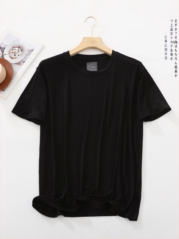 Muška majica kratkih rukava od modalnog materijala, okrugli izrez, ležeran kroj, lagano prozračna za ljeto