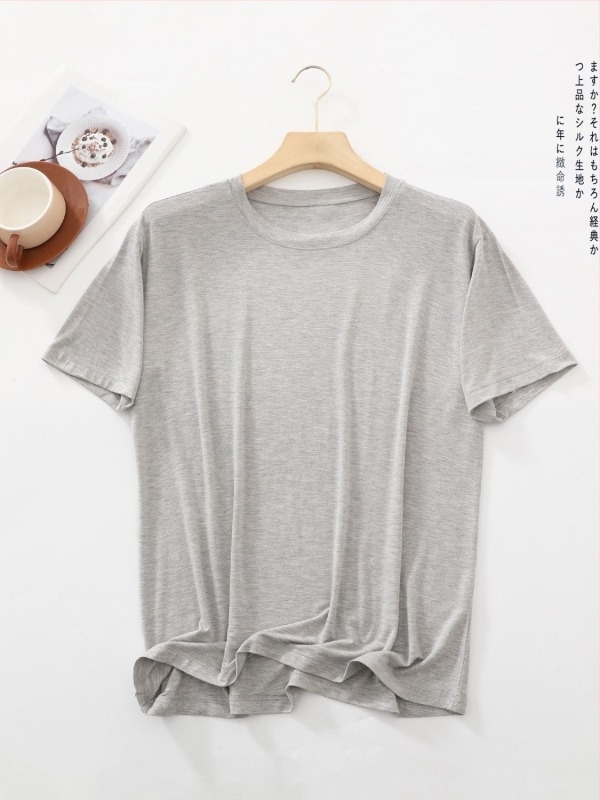 Muška majica kratkih rukava od modalnog materijala, okrugli izrez, ležeran kroj, lagano prozračna za ljeto