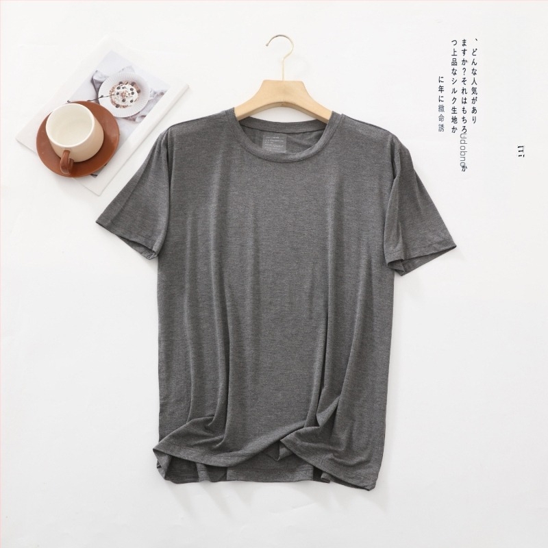 Muška majica kratkih rukava od modalnog materijala, okrugli izrez, ležeran kroj, lagano prozračna za ljeto