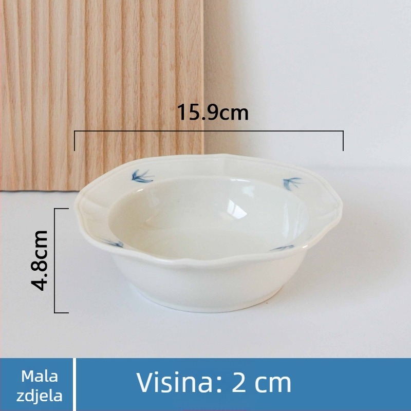 Porcelanski tanjur s reljefom lastavice – nepravilnog oblika, moderan minimalistički stil, pogodan za mikrovalnu pećnicu