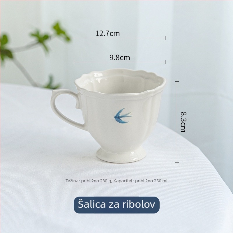 Porcelanski tanjur s reljefom lastavice – nepravilnog oblika, moderan minimalistički stil, pogodan za mikrovalnu pećnicu