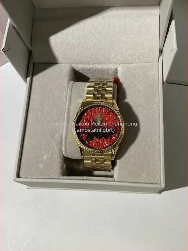 Sat Empress Pearl - Swiss ETA kvarcni mehanizam, kalendar, vodootpornost 30 m, safirno staklo, trodijelna biserna narukvica