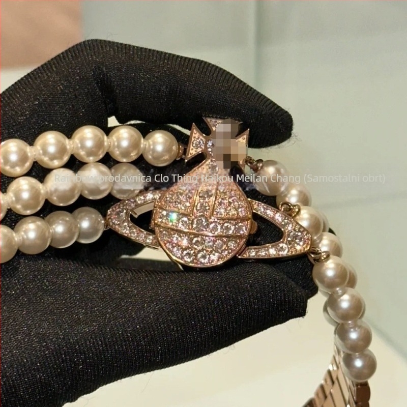 Sat Empress Pearl - Swiss ETA kvarcni mehanizam, kalendar, vodootpornost 30 m, safirno staklo, trodijelna biserna narukvica