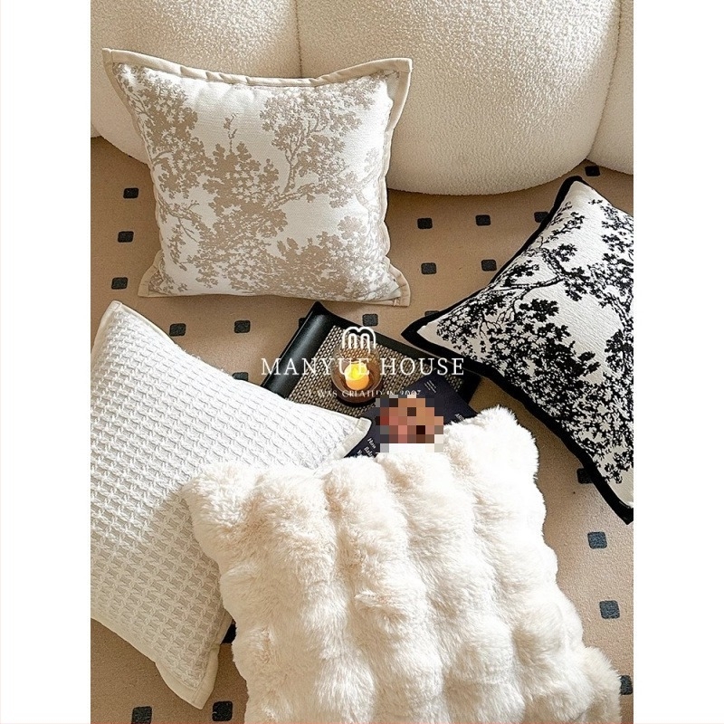 Navlaka za jastuk nordijskog stila s prugasto-geometrijskim uzorkom, platneni vanjski sloj, poliester punjenje