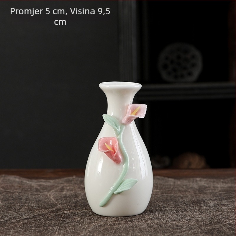 Ručna porcelanska vaza s pinch-pot tehnikom