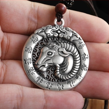 Unisex bakreni privjesak ogrlica s dvostrano šupljim privjeskom 12 znakova zodijaka na bisernom lancu; umjetni kristal, elektroplatiranje, 20 g