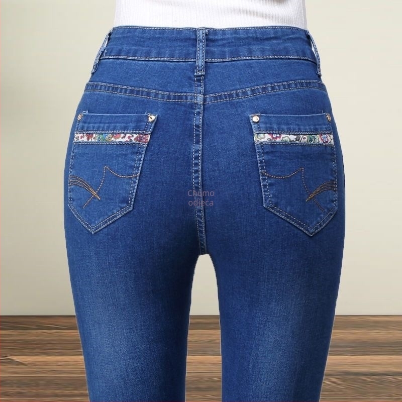 Ženske traperice, ravne krojene, visokim strukom, elastične, stanjivanje siluete (denim od pamuka; debela tkanina; proljeće 2025)