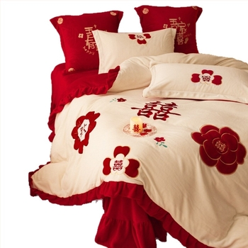 Set posteljine od četiri dijela (mliječnog velura; geometrijski uzorak; kineski svatbeni stil; twill tkanina; reaktivno ispisivanje i bojenje)