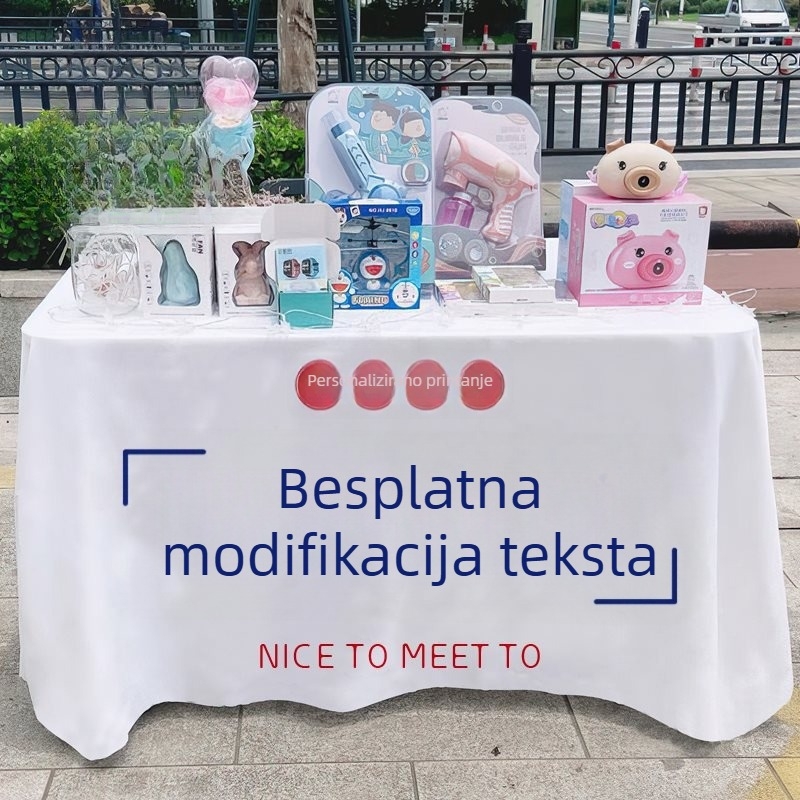 Kvadratni stolnjak s cvjetnim svilenim ukrasom — za rođendane i proslavu bebina 100. dana