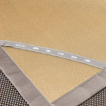 Proljetno-ljetni set posteljine visokog kvalitete s hlađenjem Ice Silk mat za krevet 1,8 m, tro-dijelni set posteljine (mat, ravna plahta i plahta s gumom).