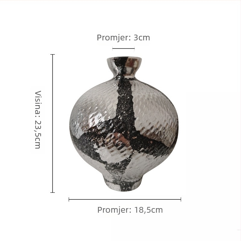Keramička vaza, kineskog stila; materijal: keramika; kategorija: vaza; stil: kineski.