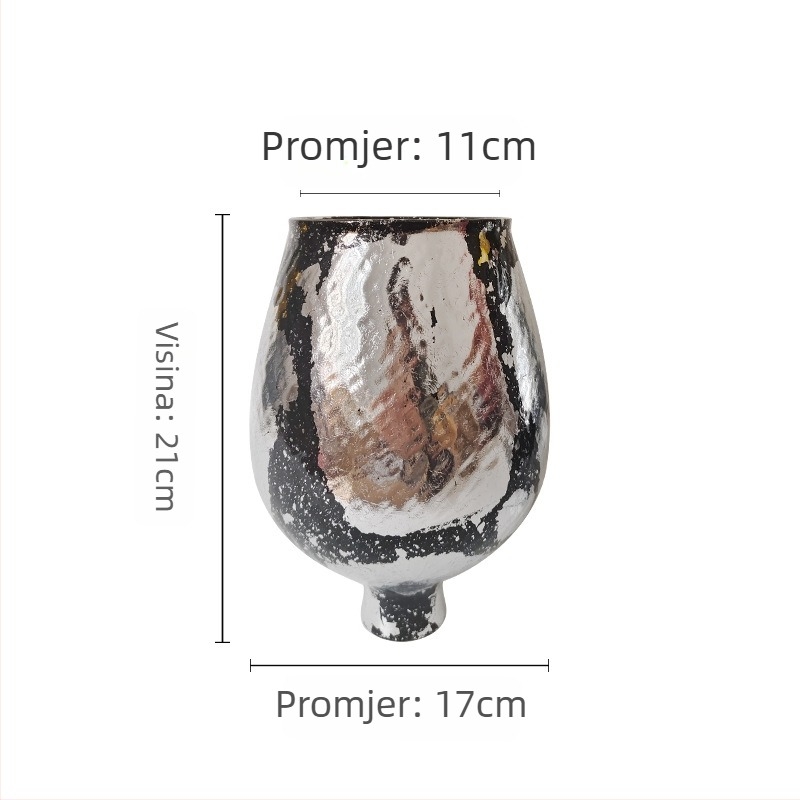 Keramička vaza, kineskog stila; materijal: keramika; kategorija: vaza; stil: kineski.