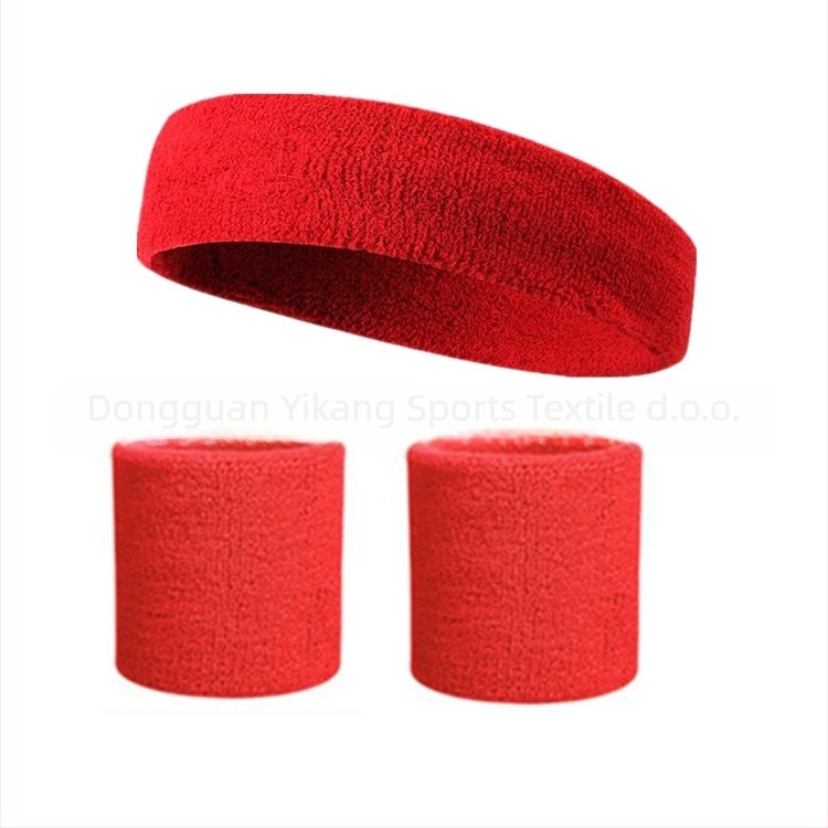 Set zaštite za glavu i zapešće — zaštitne komponente: glava, zapešće; materijal: pamučna nit; sport: nogomet; marka: Yi Neng