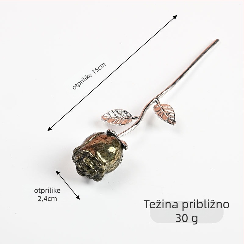 Kristalna ukras u obliku ruže – nerafinirani kamen, moderni minimalistički stil, prirodni kristal