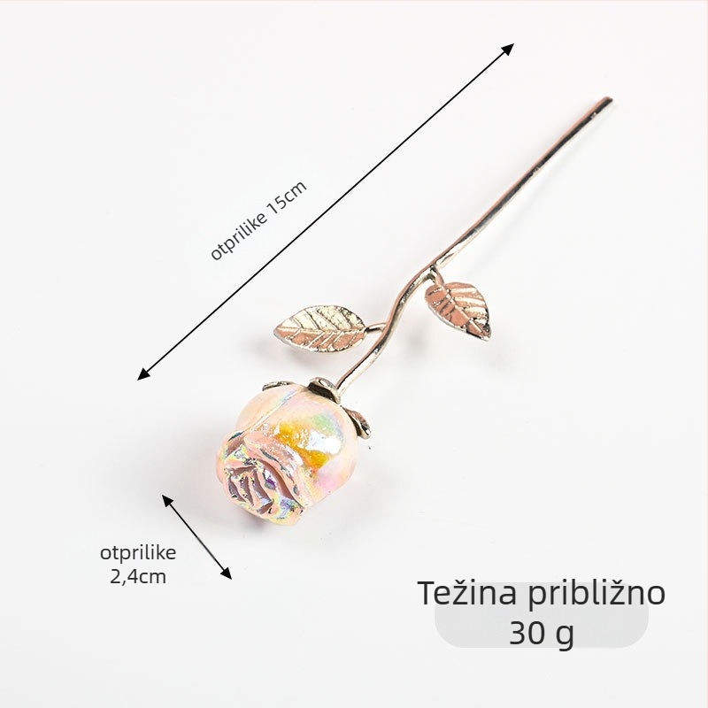 Kristalna ukras u obliku ruže – nerafinirani kamen, moderni minimalistički stil, prirodni kristal