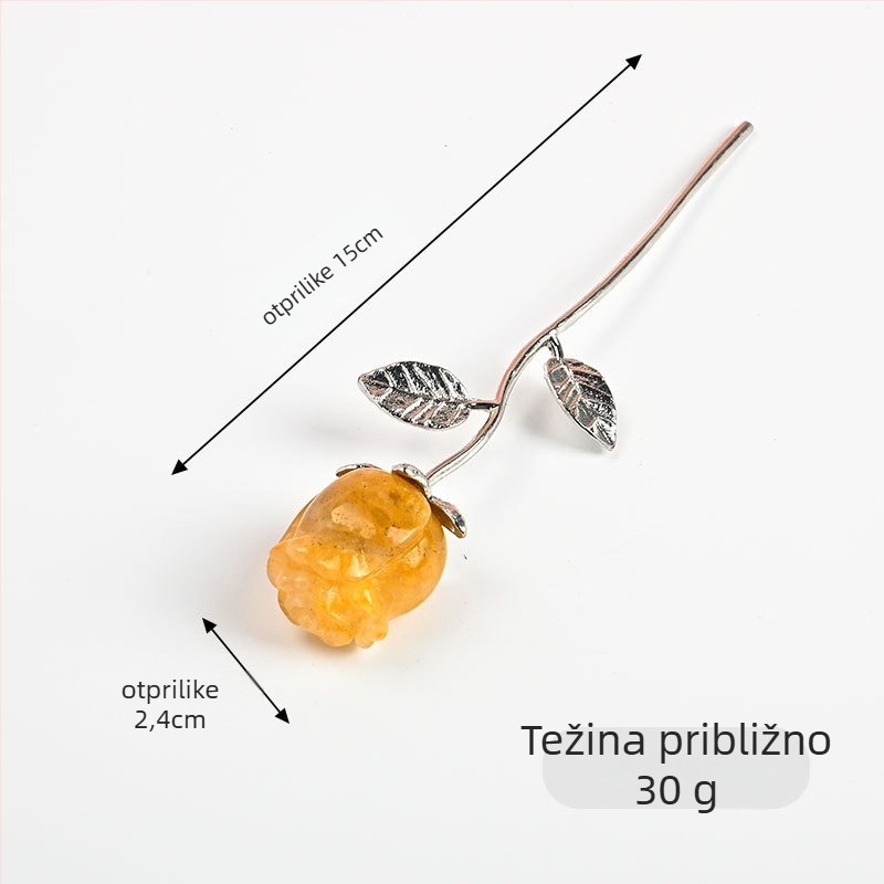 Kristalna ukras u obliku ruže – nerafinirani kamen, moderni minimalistički stil, prirodni kristal