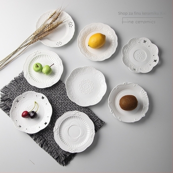 Porcelanski okrugli tanjur za torte i dim sum, europskog stila reljef, podglazurno bojanje, mikrovalna sigurnost, prilagodljivo