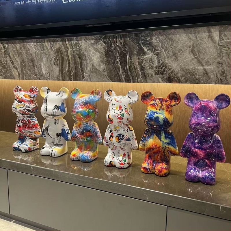 Medvjedić karikatura dekorativni - plastična figurica u svijetlom luksuznom stilu, ubrizgano oblikovanje (Materijal: plastika; Proces: ubrizgavanje; Stil: luksuz; Poklon za rođendan, useljenje)