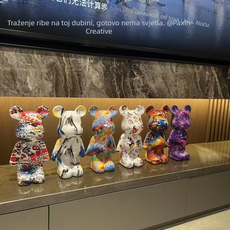 Medvjedić karikatura dekorativni - plastična figurica u svijetlom luksuznom stilu, ubrizgano oblikovanje (Materijal: plastika; Proces: ubrizgavanje; Stil: luksuz; Poklon za rođendan, useljenje)