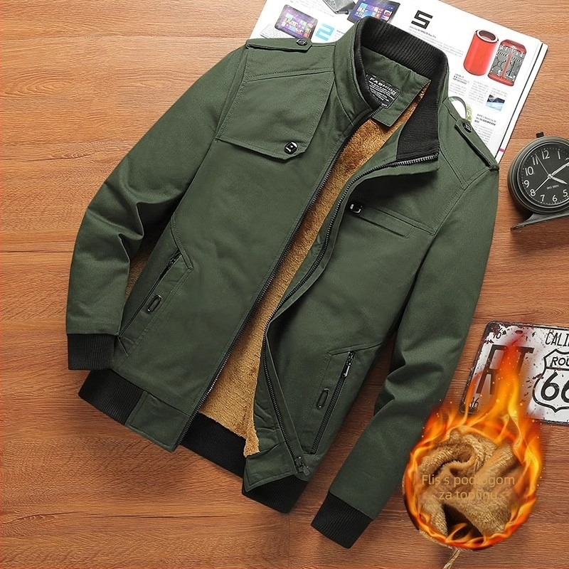 Muška vanjska jakna, dugi rukavi, stojeći ovratnik, fleece podstava, debela, prednji zip i džepovi sa zipom.