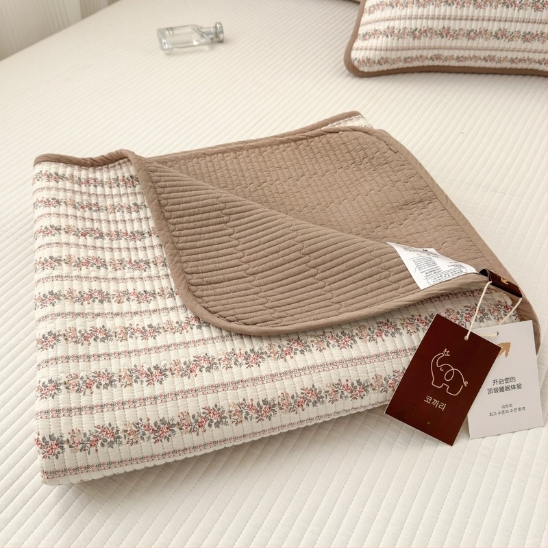 Korejskog stila, 100% pamuk, trodijelni set posteljine s pokrivačem, dvostrano quiltan, za sve sezone, cvjetni uzorak