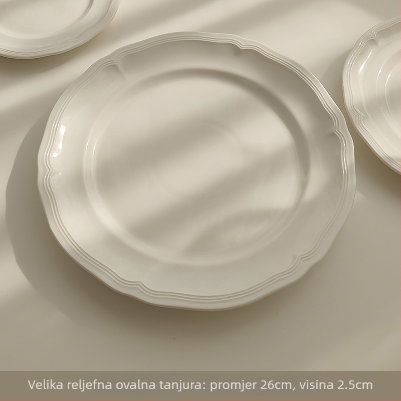 Keramički tanjur s reljefnom površinom i čipkastim rubom, lagani luksuzni retro stil