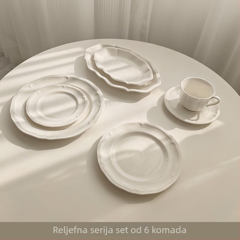 Keramički tanjur s reljefnom površinom i čipkastim rubom, lagani luksuzni retro stil
