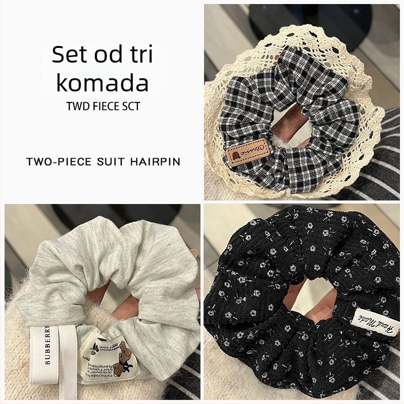 Scrunchie za kosu s cvjetnim corduroy uzorkom za rep ili punđu – djeca, vintage, proljeće 2025