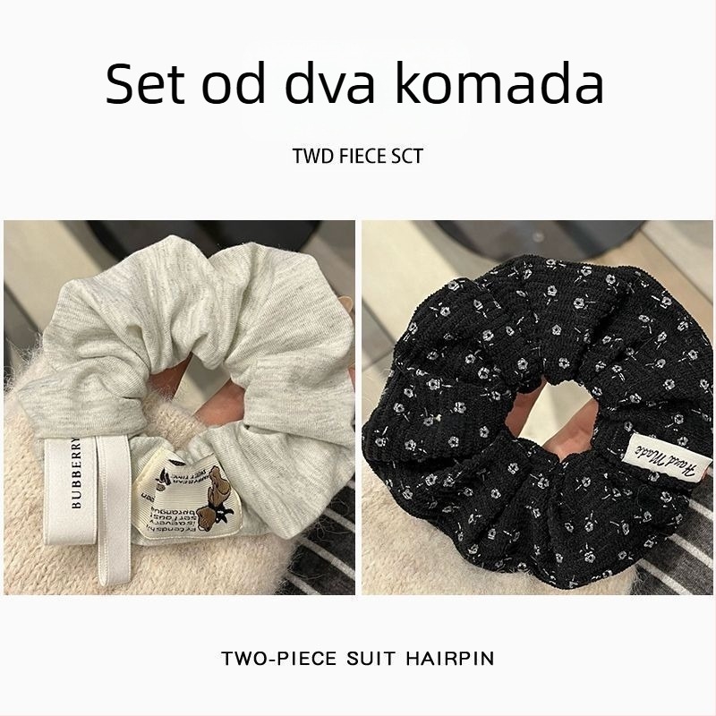 Scrunchie za kosu s cvjetnim corduroy uzorkom za rep ili punđu – djeca, vintage, proljeće 2025