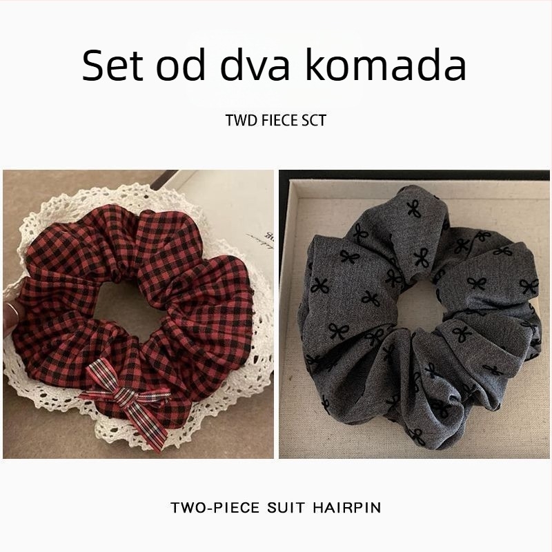 Scrunchie za kosu s cvjetnim corduroy uzorkom za rep ili punđu – djeca, vintage, proljeće 2025