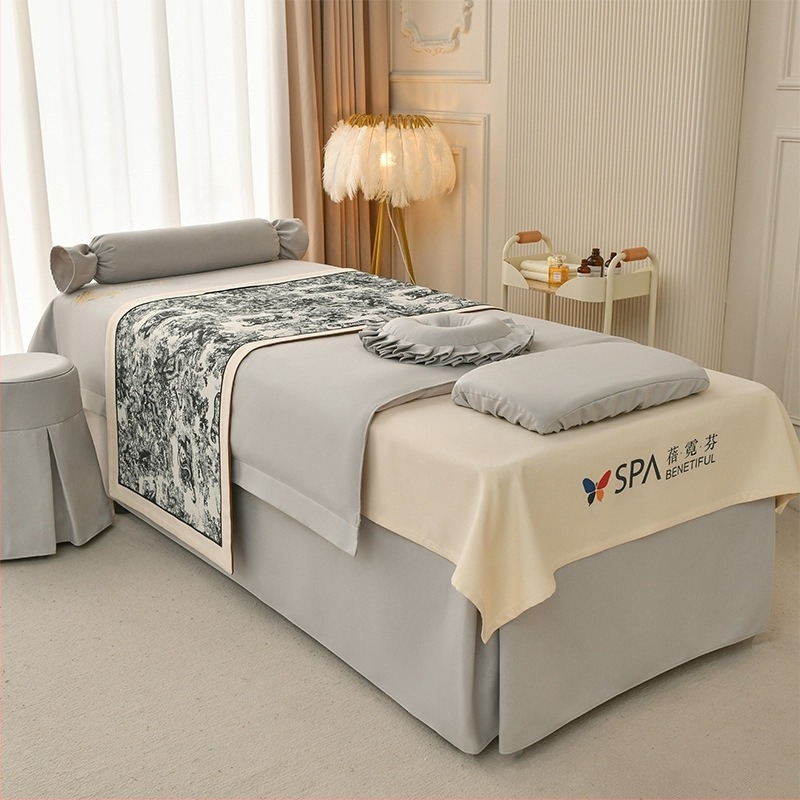 Prekrivka za krevet, set od četiri dijela, mješavina poliestera i pamuka, vez i satenska tkanina, reaktivno tiskanje i bojenje