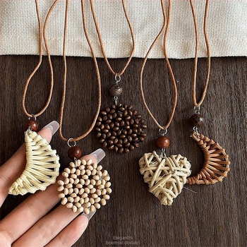 Duga ženska ogrlica s geometrijskim privjeskom, korejski stil, cinkova legura, proljeće 2025