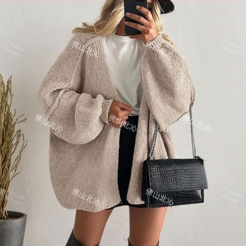 Cardigan od Phoenix velvet, pleteni, V-izrez, 90–95% akrila, yarn-dyed, dugi rukavi, srednja duljina, široka silueta, street style