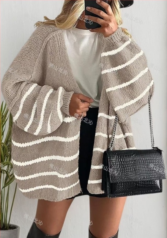 Cardigan od Phoenix velvet, pleteni, V-izrez, 90–95% akrila, yarn-dyed, dugi rukavi, srednja duljina, široka silueta, street style