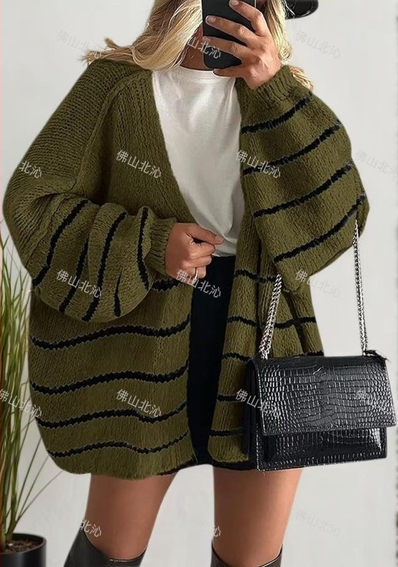 Cardigan od Phoenix velvet, pleteni, V-izrez, 90–95% akrila, yarn-dyed, dugi rukavi, srednja duljina, široka silueta, street style