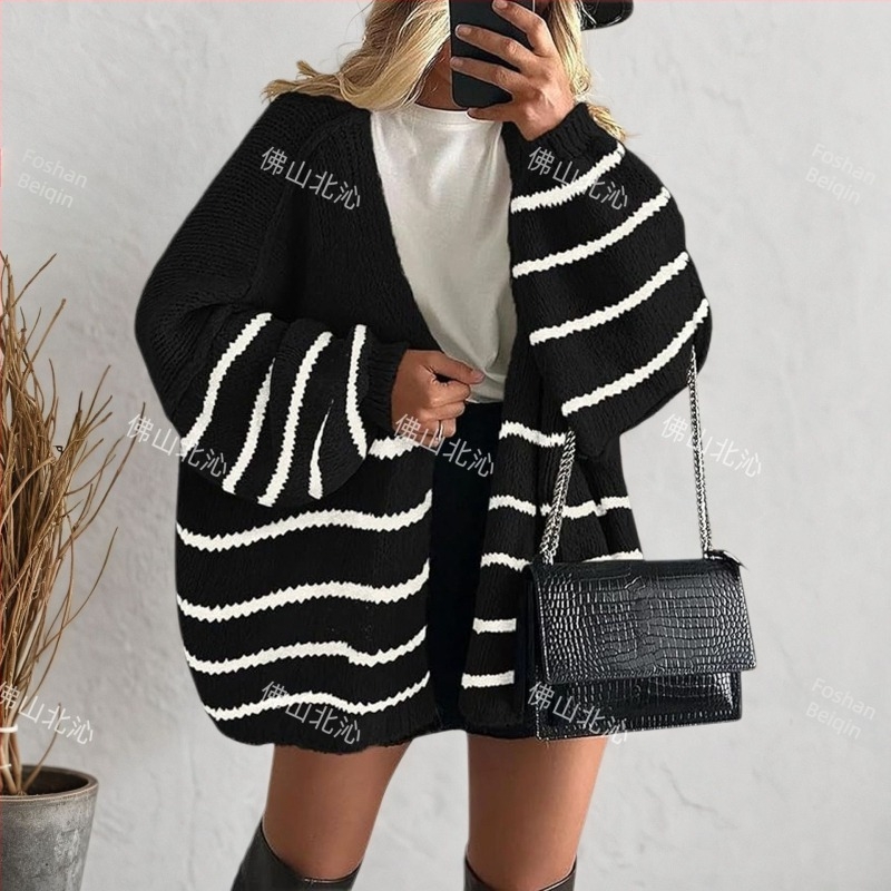 Cardigan od Phoenix velvet, pleteni, V-izrez, 90–95% akrila, yarn-dyed, dugi rukavi, srednja duljina, široka silueta, street style