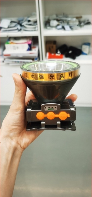 LED čelna lampa s trakom za glavu, punjiva, trajanje 8–9 sati, vodootporna (45 g)