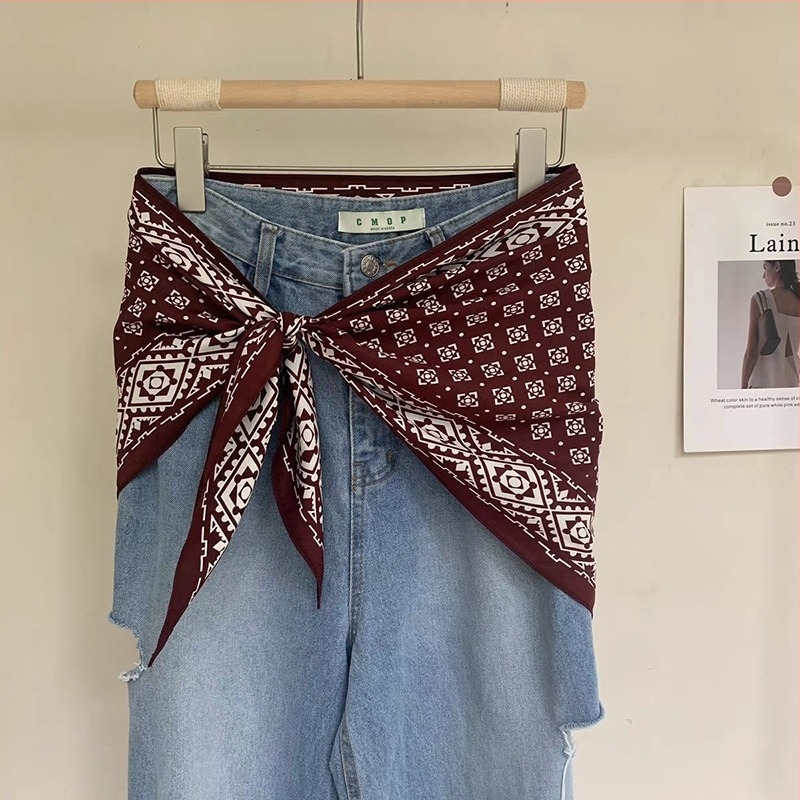 Trokutasti šal od poliestera 100%, twill tkanina, otisak, jesen (Oblik: trokutasti šal; Materijal: 100% poliester; Pletenje: twill; Obrada: tisak)