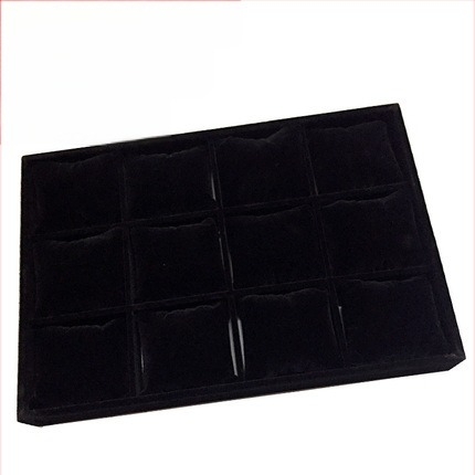 Metalna izložbena ploča za nakit s 12 pretinaca – prstenovi, ogrlice, narukvice i privjesci; umjetnički stil, podrijetlo: Jilin, proljeće 2025