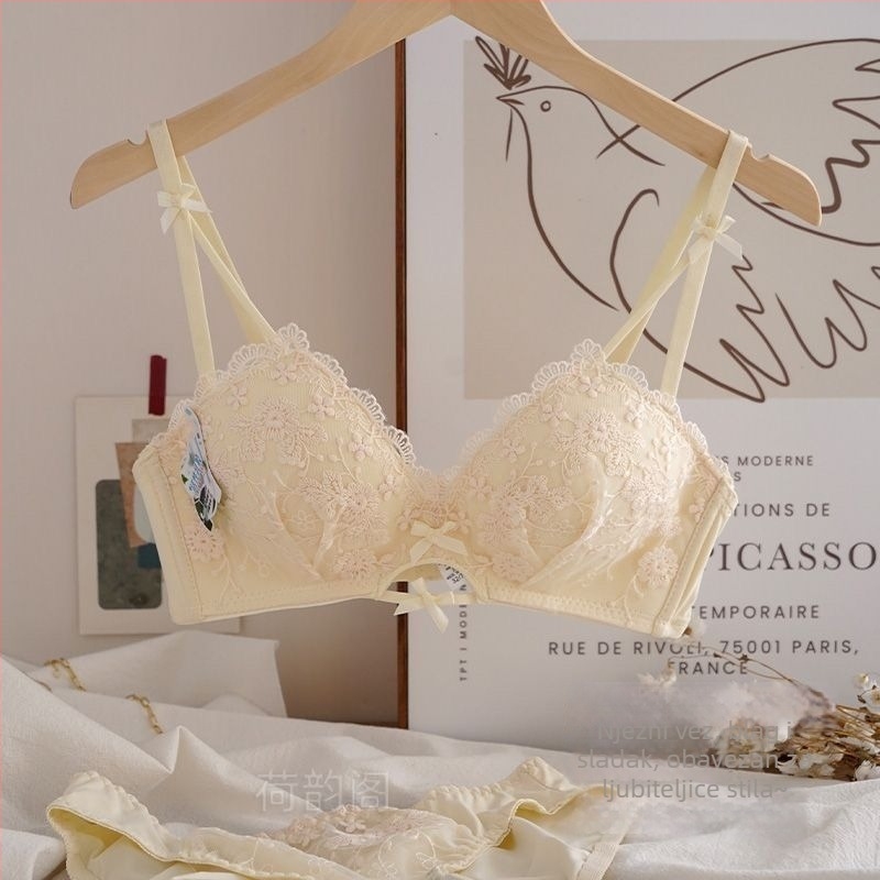 Čipkasti push-up grudnjak za mali bust, 3/4 košarica, japanski stil