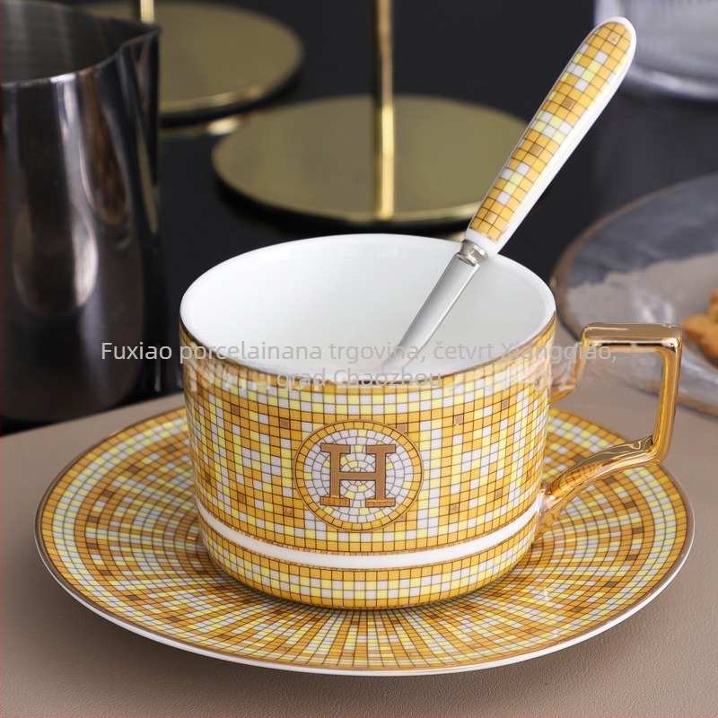 Porcelanski okrugli set posuđa – ručno oslikana površina, lagani luksuzni retro stil