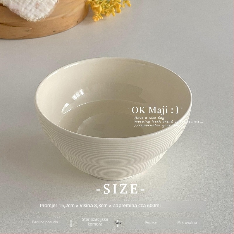 Keramički set tanjura, kružni oblik, moderni minimalistički stil, pogodan za mikrovalnu pećnicu