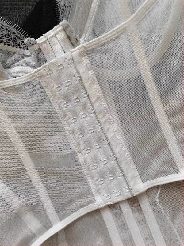 Seksi čipkasti shapewear top s kostima, bez žice, otvorenih leđa, kratki top