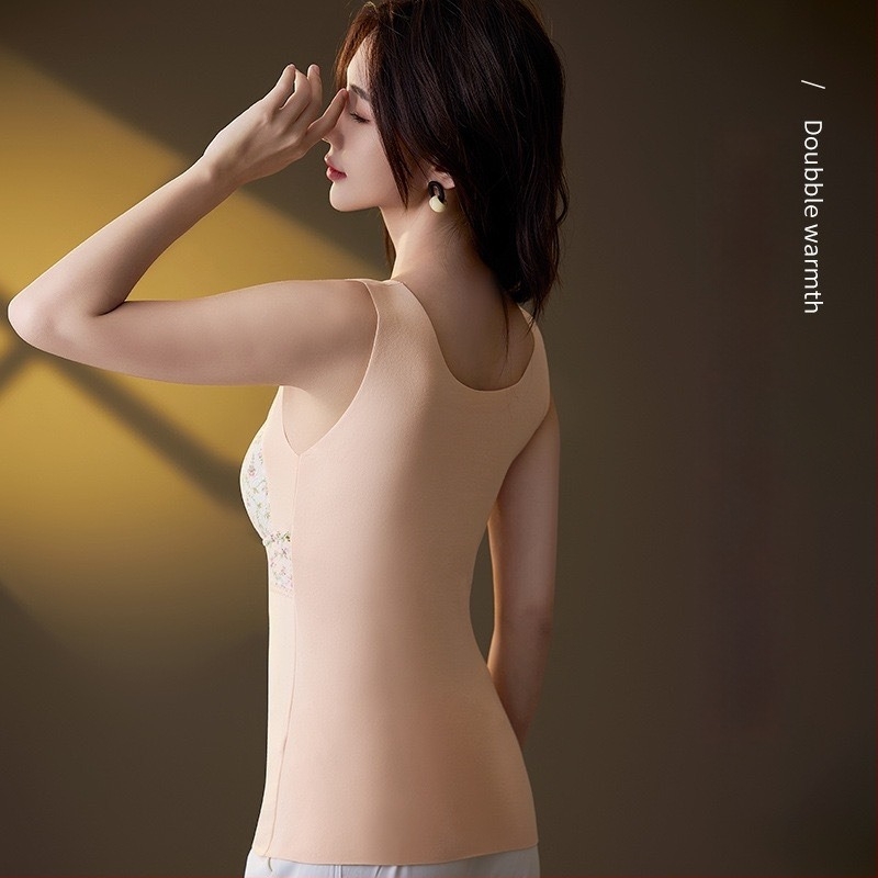 Ženski termalni top – bezšavni, s ugrađenim grudnjakom i jastučićima, okrugli izrez, 70–80% akrilna vlakna, 201–250 g/m²