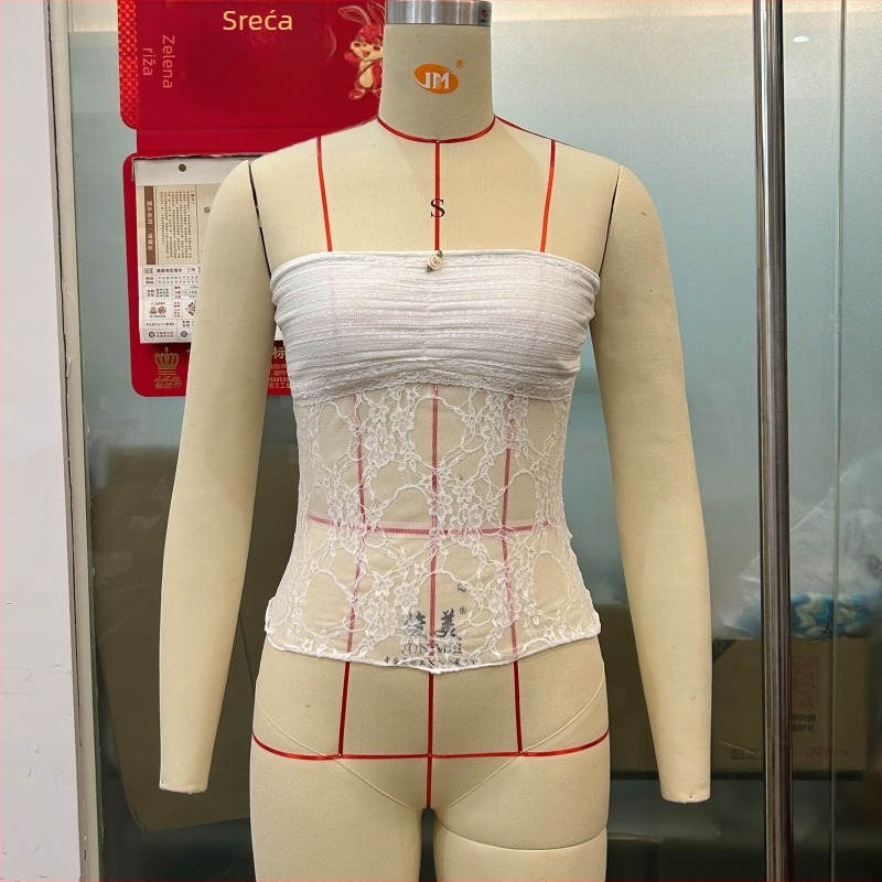 Čipkasti tube top, bez leđa, uski kroj, 80-90% polyester i <30% pamuka