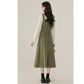 Jesen-zimska haljina za dojenje s okruglim izrezom, dugi rukavi, silueta sirene, pristup dojenju